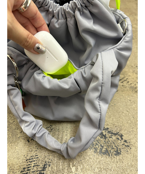 cheek(BAG)(チーク)の「【cheek】pokkori kincyaku2way 2WAY 巾着 ミニ ナイロン トートバッグ(トートバッグ・レディース・グレー/ブラック/パープル・フリー)」の9枚目の写真