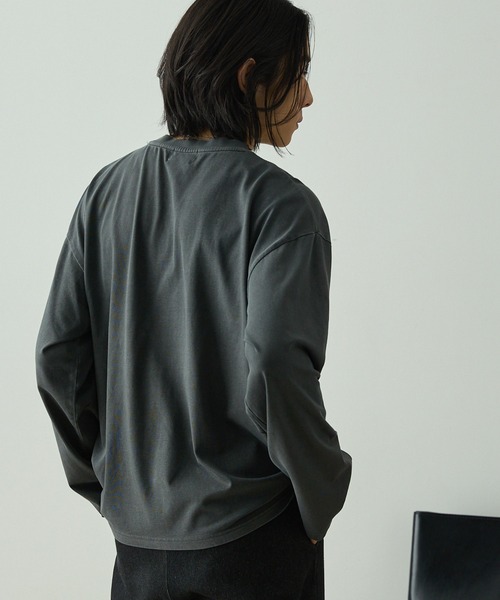 EMMA CLOTHES（エマクローズ）の「〈速乾〉ピグメント加工アートグラフィックプレーティングオーバーサイズロングスリーブTee（Tシャツ/カットソー・メンズ・ホワイト系/ブラック系/スミクロ/オフホワイト・L/M）」の13枚目の写真