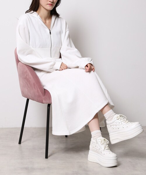 ESPERANZA（エスペランサ）の「きゅんフィット厚底フラットキルティングスタッズスニーカー（スニーカー・レディース・ホワイト/ピンク系/ブラック・S/M/L/LL）」の6枚目の写真