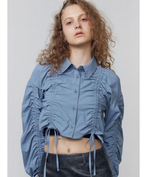 EMODA(エモダ)の「ストリングリボンショートシャツ(シャツ/ブラウス・レディース・ホワイト/ブラウン/ブルー・FREE)」の3枚目の写真
