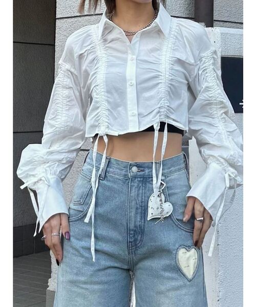 EMODA(エモダ)の「ストリングリボンショートシャツ(シャツ/ブラウス・レディース・ホワイト/ブラウン/ブルー・FREE)」の4枚目の写真