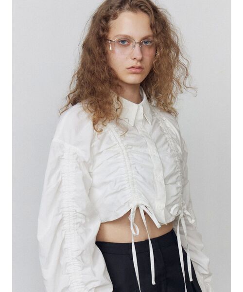 EMODA(エモダ)の「ストリングリボンショートシャツ(シャツ/ブラウス・レディース・ホワイト/ブラウン/ブルー・FREE)」の17枚目の写真