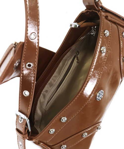 ANAP（アナップ）の「フロント ベルト スタッズ デザイン ショルダー バッグ（ショルダーバッグ・レディース・ブラック/ブラウン/ピンク・ONE SIZE）」の19枚目の写真