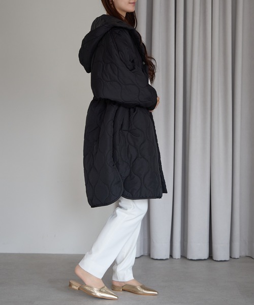 PREFERIR(プレフェリール)の「キルティング フードモンスターコート(ダウンジャケット/コート・レディース・ブラック/オフホワイト・MEDIUM)」の7枚目の写真