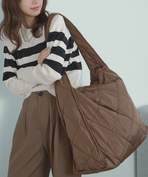 H.TOKYO（エイチトウキョウ）の「【BIGサイズ/軽くて大容量】キルティング ショルダーバッグ（ショルダーバッグ・レディース・ブラック/ブラウン/カーキ・FREE）」の2枚目の写真
