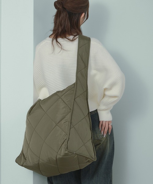 H.TOKYO（エイチトウキョウ）の「【BIGサイズ/軽くて大容量】キルティング ショルダーバッグ（ショルダーバッグ・レディース・ブラック/ブラウン/カーキ・FREE）」の13枚目の写真