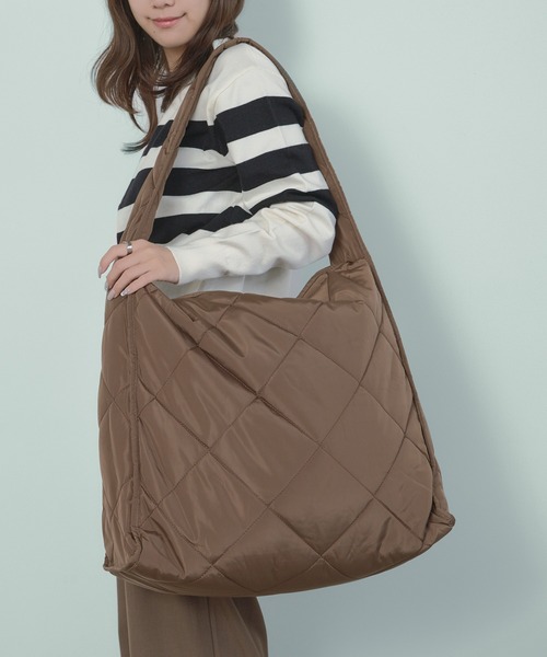 H.TOKYO（エイチトウキョウ）の「【BIGサイズ/軽くて大容量】キルティング ショルダーバッグ（ショルダーバッグ・レディース・ブラック/ブラウン/カーキ・FREE）」の7枚目の写真