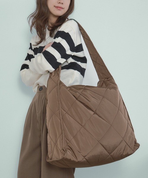 H.TOKYO（エイチトウキョウ）の「【BIGサイズ/軽くて大容量】キルティング ショルダーバッグ（ショルダーバッグ・レディース・ブラック/ブラウン/カーキ・FREE）」の8枚目の写真