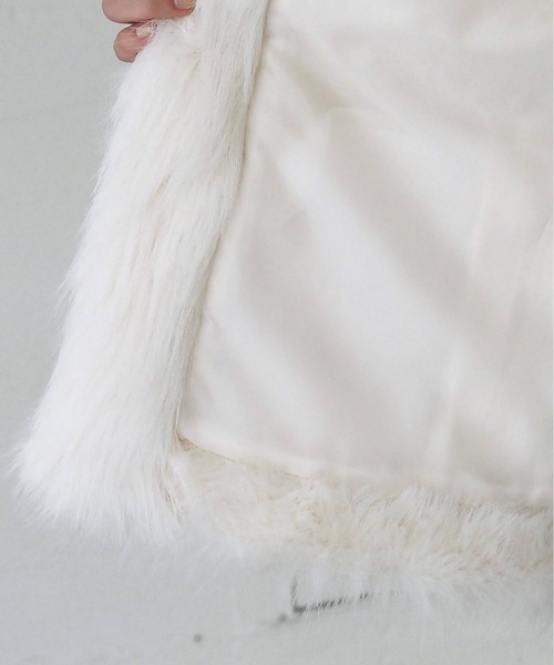 tiptop（ティップトップ）の「ロングフォックスファーベスト（ベスト・レディース・チャコールグレー/グレイッシュベージュ/アイボリー・FREE）」の4枚目の写真