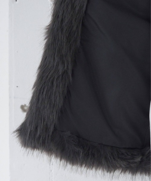 tiptop（ティップトップ）の「ロングフォックスファーベスト（ベスト・レディース・チャコールグレー/グレイッシュベージュ/アイボリー・FREE）」の16枚目の写真