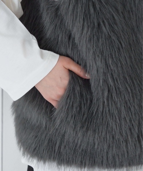 tiptop（ティップトップ）の「ロングフォックスファーベスト（ベスト・レディース・チャコールグレー/グレイッシュベージュ/アイボリー・FREE）」の14枚目の写真