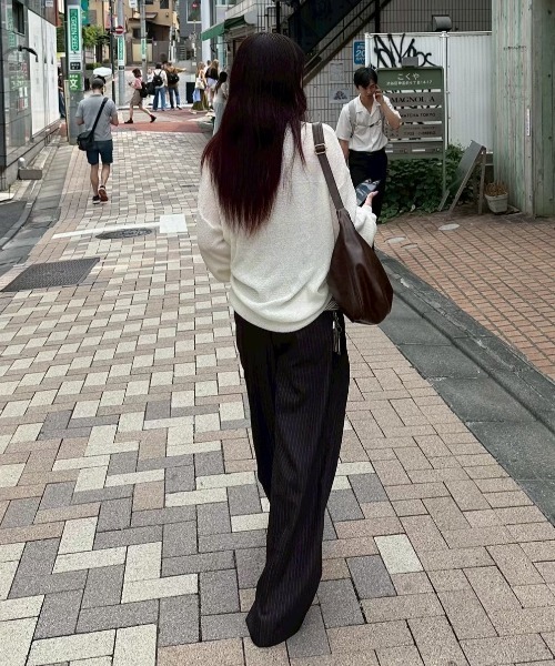 Chikashitsu +（チカシツプラス）の「【Chikashitsu +】light touch henley neck knit / 【チカシツプラス】ライトタッチへンリーネックニット（ニット/セーター・メンズ・ホワイト/チャコール・ONE SIZE）」の22枚目の写真