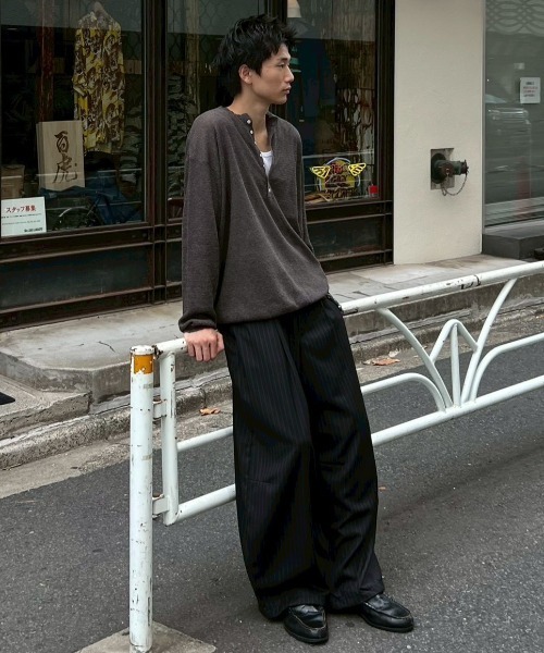Chikashitsu +（チカシツプラス）の「【Chikashitsu +】light touch henley neck knit / 【チカシツプラス】ライトタッチへンリーネックニット（ニット/セーター・メンズ・ホワイト/チャコール・ONE SIZE）」の12枚目の写真