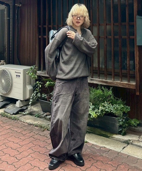 Chikashitsu +（チカシツプラス）の「【Chikashitsu +】light touch henley neck knit / 【チカシツプラス】ライトタッチへンリーネックニット（ニット/セーター・メンズ・ホワイト/チャコール・ONE SIZE）」の9枚目の写真