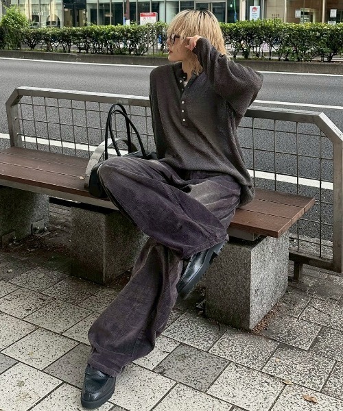 Chikashitsu +（チカシツプラス）の「【Chikashitsu +】light touch henley neck knit / 【チカシツプラス】ライトタッチへンリーネックニット（ニット/セーター・メンズ・ホワイト/チャコール・ONE SIZE）」の11枚目の写真