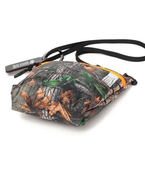 WEEKEND(ER)（ウィークエンダー）の「WEEKENDER: キルティング ミニ ショルダーバッグ（ショルダーバッグ・メンズ・ブラック/ライトブルー/マルチ・ONE SIZE）」の6枚目の写真