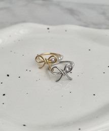 iso（イソ）の「リボンモチーフパールリング（リング）」