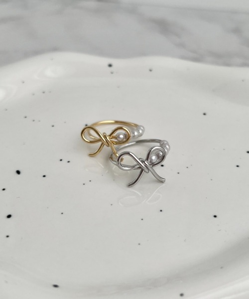 sowang（ソワン）の「リボンモチーフパールリング（リング・レディース・ゴールド/シルバー・FREE）」の2枚目の写真