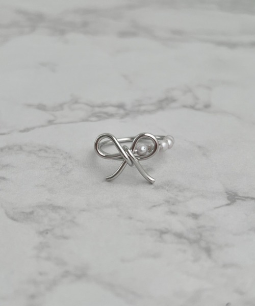 sowang（ソワン）の「リボンモチーフパールリング（リング・レディース・ゴールド/シルバー・FREE）」の3枚目の写真