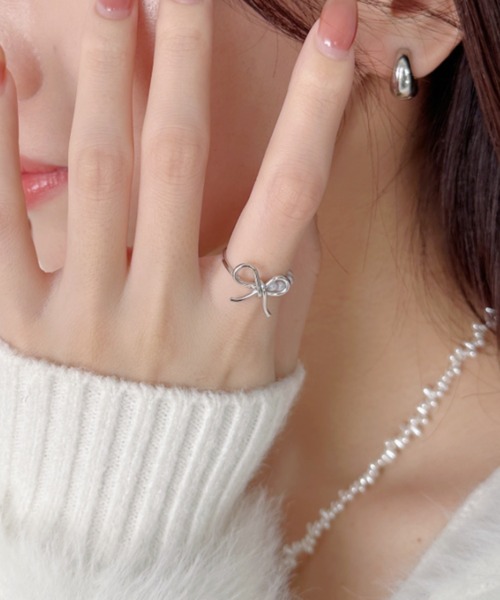 sowang（ソワン）の「リボンモチーフパールリング（リング・レディース・ゴールド/シルバー・FREE）」の6枚目の写真