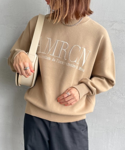 MICA&DEAL（マイカ＆ディール）の「[MICA&DEAL/マイカアンドディール] AMERICANAxMICA ロゴ刺繍ニット（ニット/セーター・レディース・ネイビー/キャメル/グレー・F）」の3枚目の写真