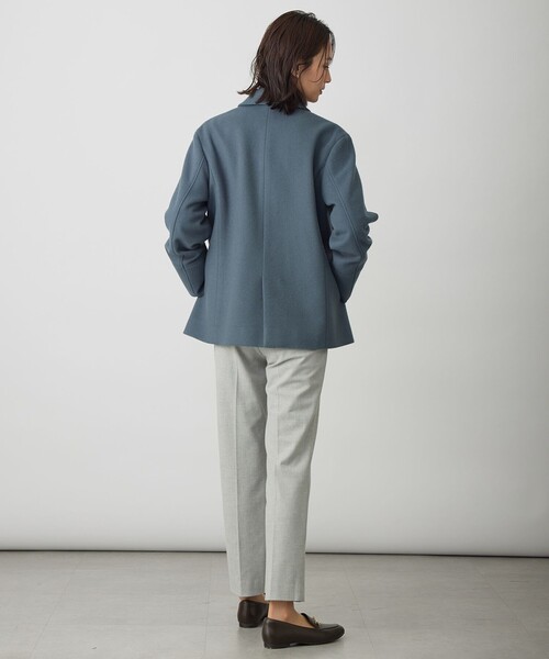 J.PRESS Ladies(J.プレス レディス)の「ショートビーバー ショート丈 ステンカラー コート(ステンカラーコート・レディース・ベージュ系/ライトグレー系/ダルブルー系/ネイビー系・S/XS)」の5枚目の写真