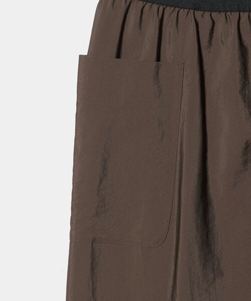 UNITED ARROWS（ユナイテッドアローズ）の「MANTECO パッチポケット タイト スカート ‐ウォッシャブル‐（スカート・レディース・ブラック/ダークブラウン・38/36）」の9枚目の写真