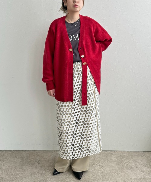 LHELBIE（レルビエ）の「アソート釦ニットカーディガン（カーディガン/ボレロ・レディース・レッド/ブラック/アイボリー・M）」の5枚目の写真