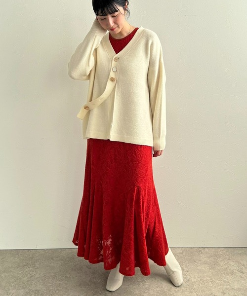 LHELBIE（レルビエ）の「アソート釦ニットカーディガン（カーディガン/ボレロ・レディース・レッド/ブラック/アイボリー・M）」の20枚目の写真