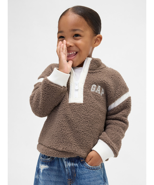 GAP(ギャップ)の「babyGap リサイクル GAPロゴ 1/4 ジップアップ スウェットシャツ(スウェット・キッズ・オフホワイト/ライトブラウン・70cm/80cm/90cm/95cm/100cm/105cm/110cm)」の2枚目の写真