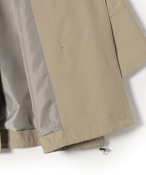 SHIPS Colors(シップス カラーズ)の「SHIPS Colors:フード トレンチ ハーフ コート(トレンチコート・レディース・ベージュ/ネイビー・SMALL/MEDIUM)」の3枚目の写真