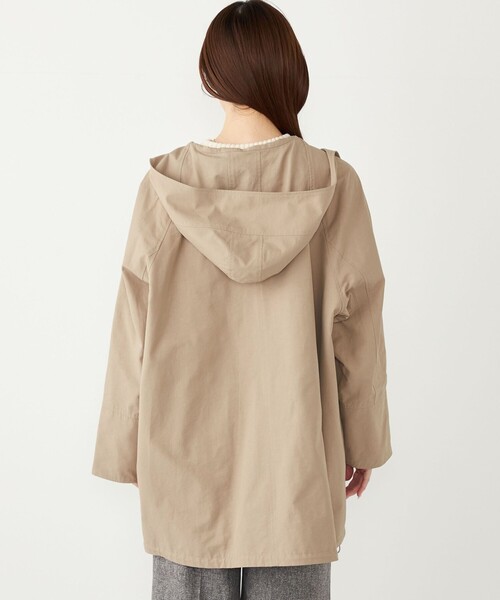 SHIPS Colors(シップス カラーズ)の「SHIPS Colors:フード トレンチ ハーフ コート(トレンチコート・レディース・ベージュ/ネイビー・SMALL/MEDIUM)」の9枚目の写真