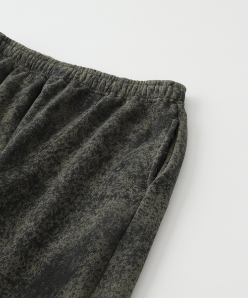 NOMA t.d.(ノーマティーディー)の「NOMARHYTHM TEXTILE (ノーマリズム テキスタイル) Hand Dye Twist パンツ(スウェットパンツ・メンズ・グリーン・2/3)」の3枚目の写真