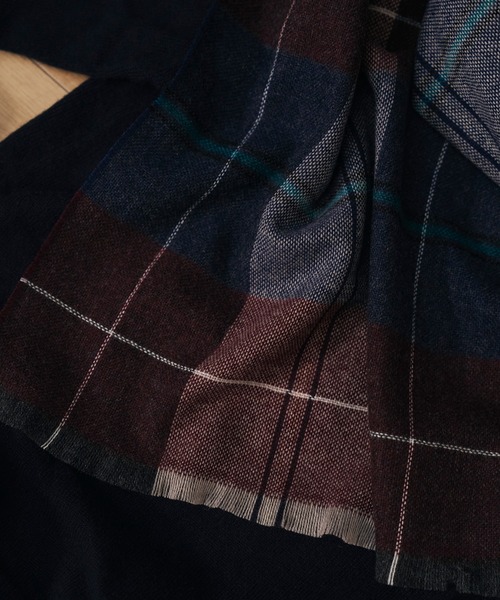 KATHARINE HAMNETT LONDON (キャサリンハムネットロンドン)の「KATHARINE HAMNETT LONDON/キャサリンハムネットロンドン カシミヤ100% チェックマフラー(マフラー・メンズ・グレー/ワインレッド/ネイビー・FREE)」の3枚目の写真