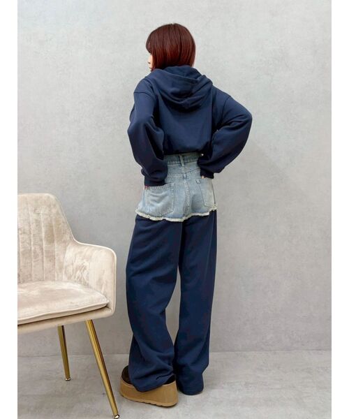 EVRIS(エヴリス)の「ドッキングスウェットデニムパンツ【セットアップ着用可能】(スウェットパンツ・レディース・ネイビー/ブラック・SMALL/MEDIUM)」の4枚目の写真