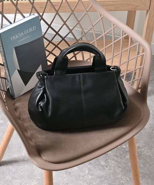 Honeys（ハニーズ）の「やわらかハンドバッグ（ハンドバッグ・レディース・アイボリー/グレイッシュベージュ/ダークブラウン/ブラック・FREE）」の3枚目の写真