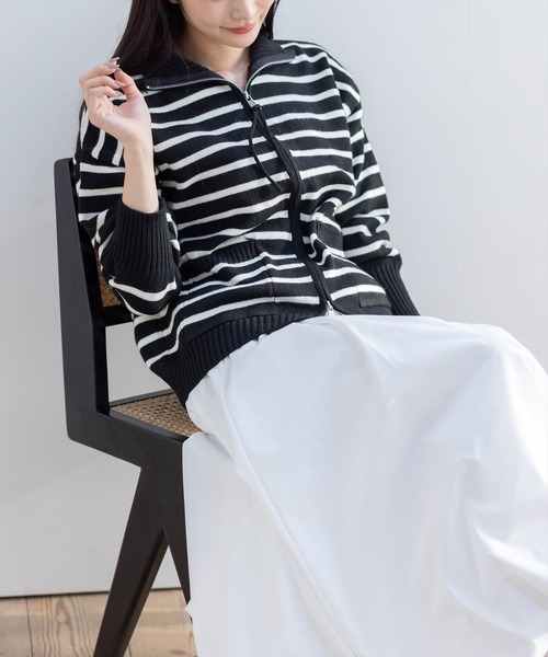 STAY MOTION（ステイモーション）の「【WEB限定】ダブルジップボーダーニットトップス［韓国ファッション カジュアル］（ニット/セーター・レディース・アイボリー/ブラック・F）」の4枚目の写真
