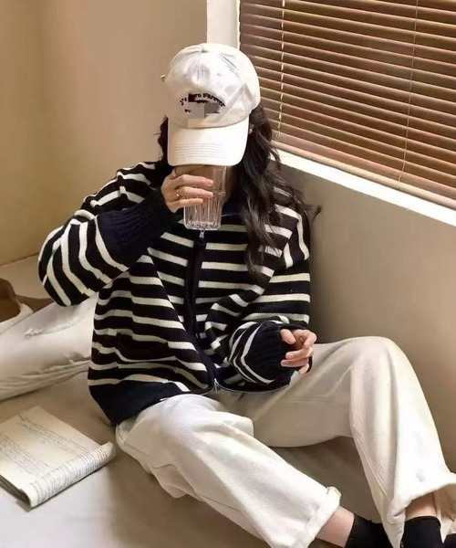 STAY MOTION（ステイモーション）の「【WEB限定】ダブルジップボーダーニットトップス［韓国ファッション カジュアル］（ニット/セーター・レディース・アイボリー/ブラック・F）」の8枚目の写真