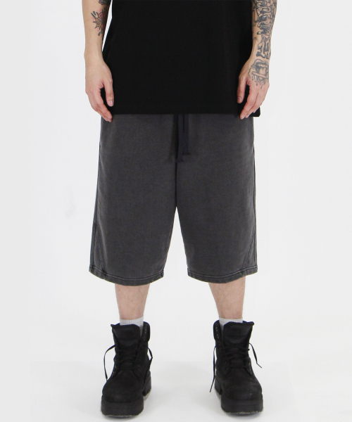 CRIGUN（クリガン）の「スプリットバミューダパンツピグメントBLACK（その他パンツ・レディース・ブラック・LARGE/X-LARGE/MEDIUM）」の2枚目の写真