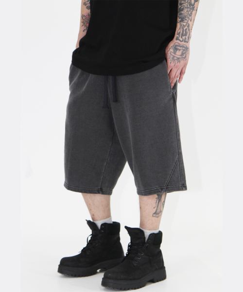 CRIGUN（クリガン）の「スプリットバミューダパンツピグメントBLACK（その他パンツ・レディース・ブラック・LARGE/X-LARGE/MEDIUM）」の3枚目の写真