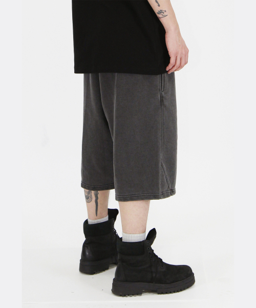 CRIGUN（クリガン）の「スプリットバミューダパンツピグメントBLACK（その他パンツ・レディース・ブラック・LARGE/X-LARGE/MEDIUM）」の4枚目の写真