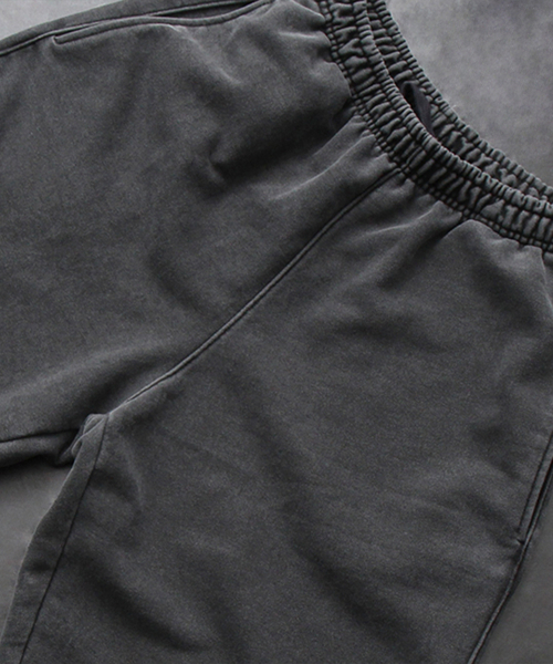 CRIGUN（クリガン）の「スプリットバミューダパンツピグメントBLACK（その他パンツ・レディース・ブラック・LARGE/X-LARGE/MEDIUM）」の6枚目の写真