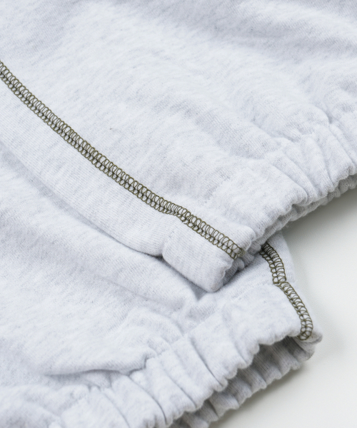 FRIZMWORKS(フリズムワークス)の「COVER STITCH SWEAT PANTS _ WHITE MELANGE(スウェットパンツ・メンズ・その他・MEDIUM/LARGE/X-LARGE/SMALL)」の5枚目の写真