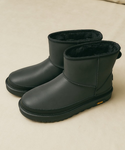 UGG(アグ)の「CLASSIC MINI REFLECTIVE 1171110-BRLC(ブーツ・メンズ・ブラック・7/8/9/10/11)」の1枚目の写真