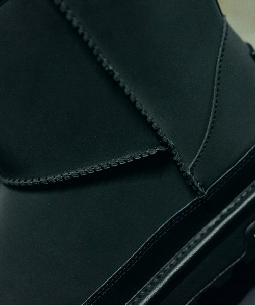 UGG(アグ)の「CLASSIC MINI REFLECTIVE 1171110-BRLC(ブーツ・メンズ・ブラック・7/8/9/10/11)」の4枚目の写真