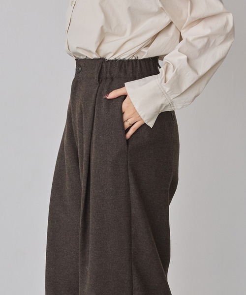 hunch(ハンチ)の「ウール混 ワイドタックパンツ(その他パンツ・レディース・ブラック/チャコール/ダークブラウン・FREE)」の5枚目の写真