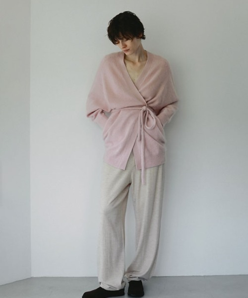 ETRE TOKYO(エトレトウキョウ)の「SANTEカシミヤヘアリーニットカーディガン(カーディガン/ボレロ・レディース・ピンク/ベージュ/アイボリー・FREE)」の5枚目の写真