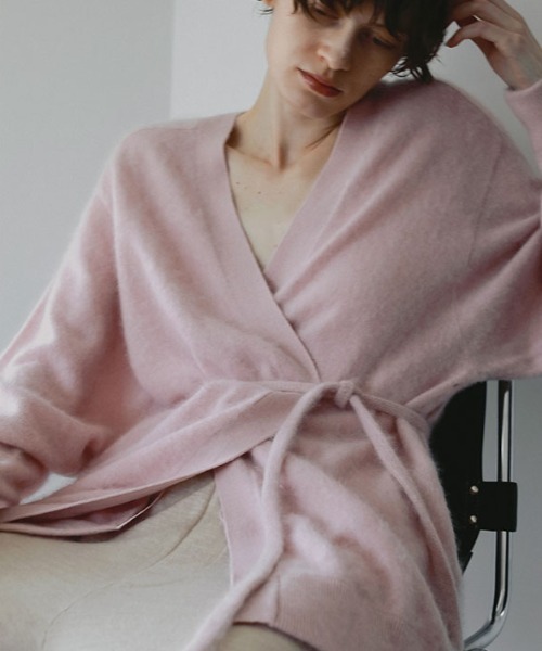 ETRE TOKYO(エトレトウキョウ)の「SANTEカシミヤヘアリーニットカーディガン(カーディガン/ボレロ・レディース・ピンク/ベージュ/アイボリー・FREE)」の6枚目の写真