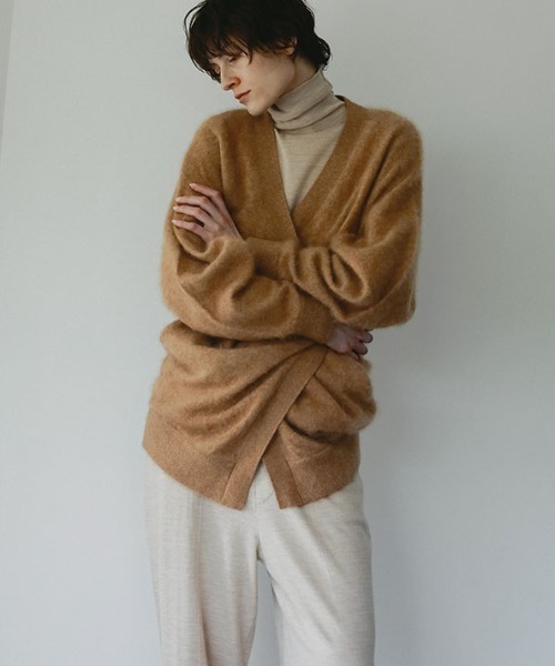 ETRE TOKYO(エトレトウキョウ)の「SANTEカシミヤヘアリーニットカーディガン(カーディガン/ボレロ・レディース・ピンク/ベージュ/アイボリー・FREE)」の11枚目の写真
