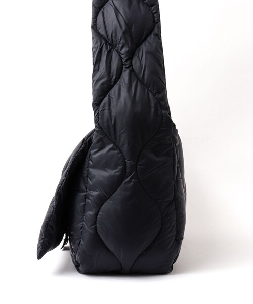 TAION（タイオン）の「【TAION / タイオン】MILITARY MESSENGER DOWN BAG M（ショルダーバッグ・メンズ・ブラック/ブラウン系その他/ダークネイビー・FREE）」の5枚目の写真